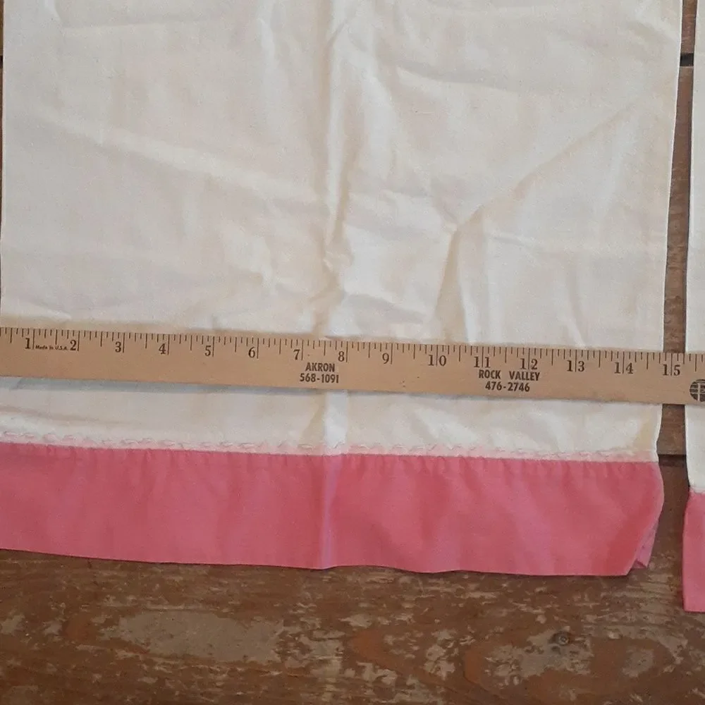 ‎vintage pillowcases with pink edging and pink rick rack decor